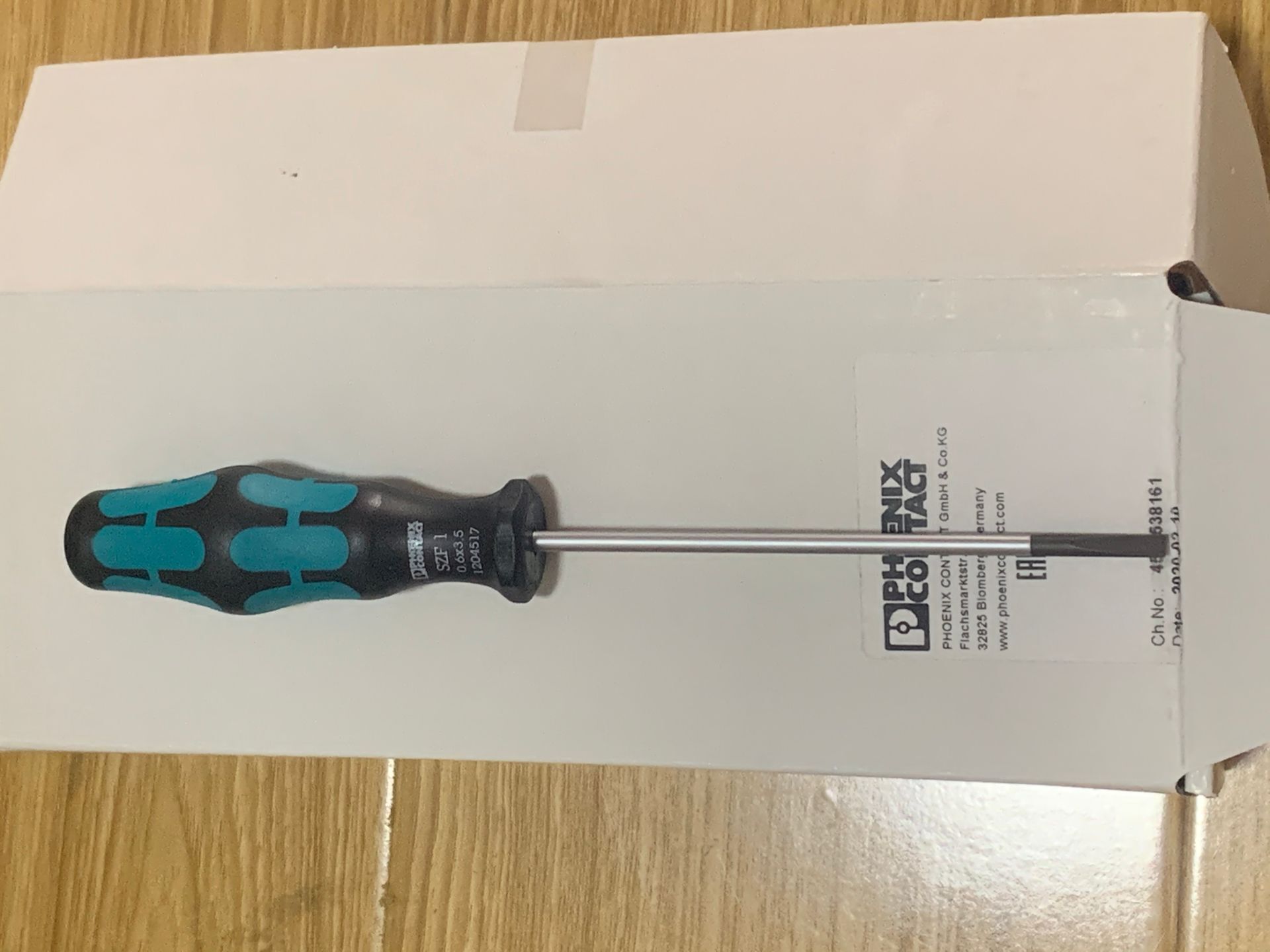 VG95234系列电连接器