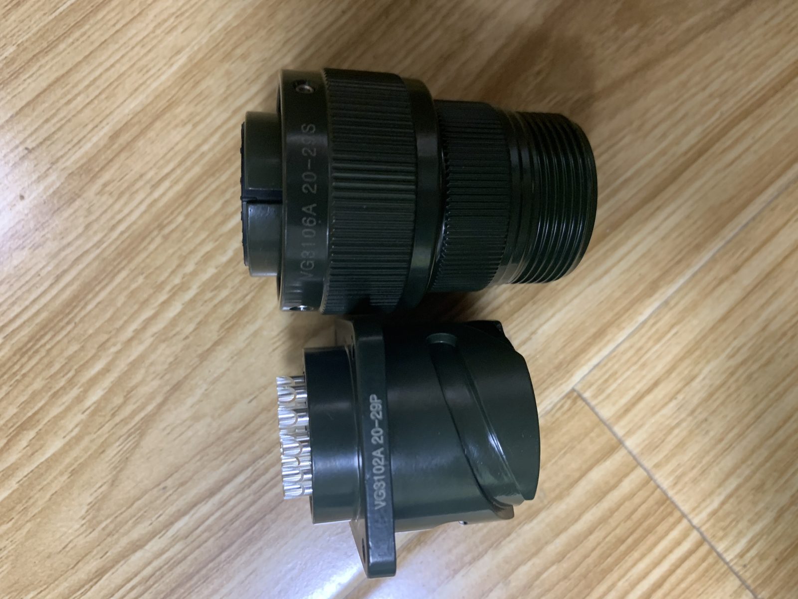 GJB1014(MIL-C-83723)